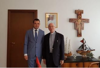 Komisioneri Gajda takim me Arqipeshkëvin e metropolit Tiranës dhe Durrësit
