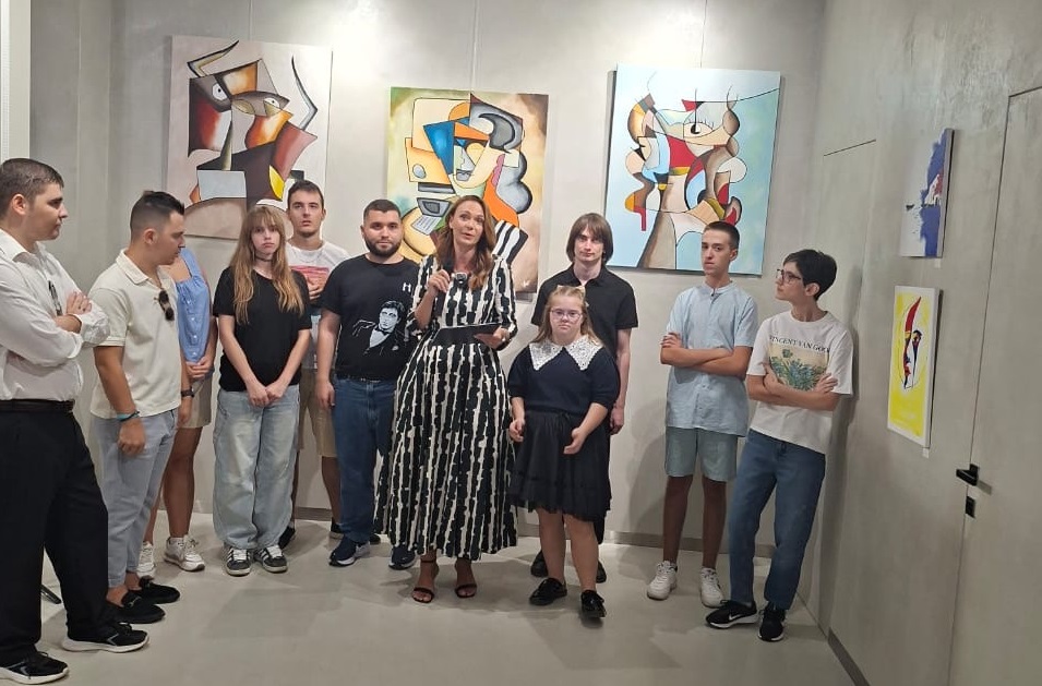 KMD në ekspozitën “Mozaiku i Botës Sime” – art, përfshirje dhe mundësi të barabarta
