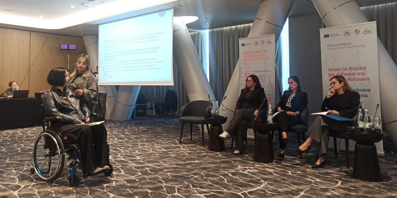 Komisionerja për Mbrojtjen nga Diskriminimi në konferencën kombëtare për barazinë para ligjit të personave me aftësi të kufizuara